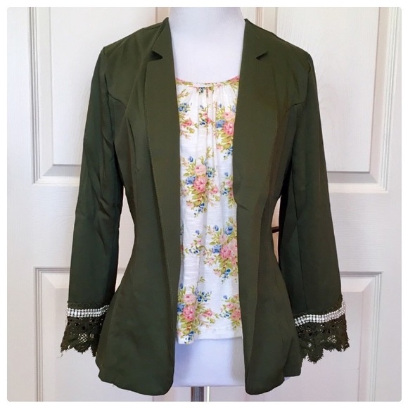 Autumn Green with Pearl Crochet Cuffs Blazer - Picture 5 of 5